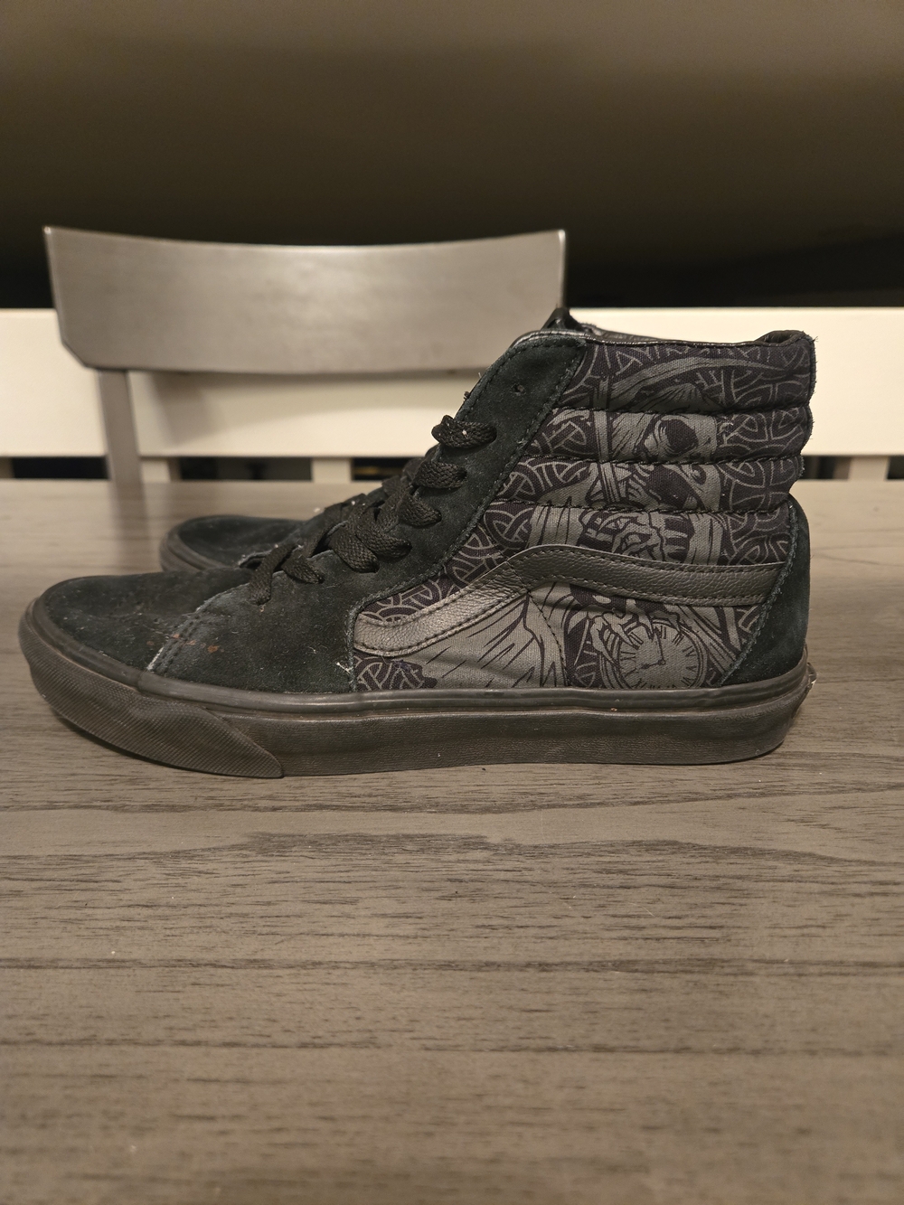 Vans Sk8-Hi Mens 9.5 Black Suede Graphic High Top Y2K Skate Shoes